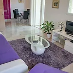 Apartment Solta Gornje Selo